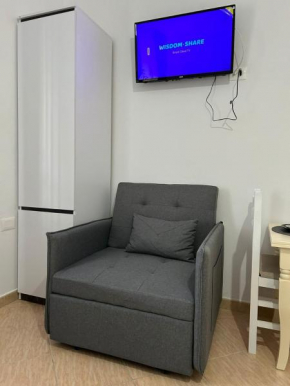 Kiki's Rooms 1